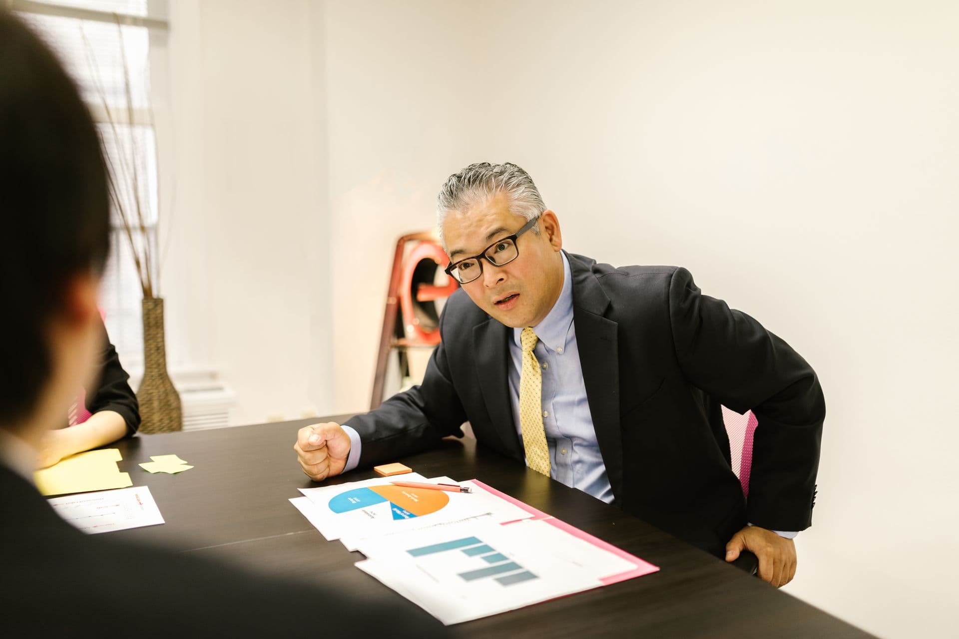 研修・勉強会形式で学ぶ様子