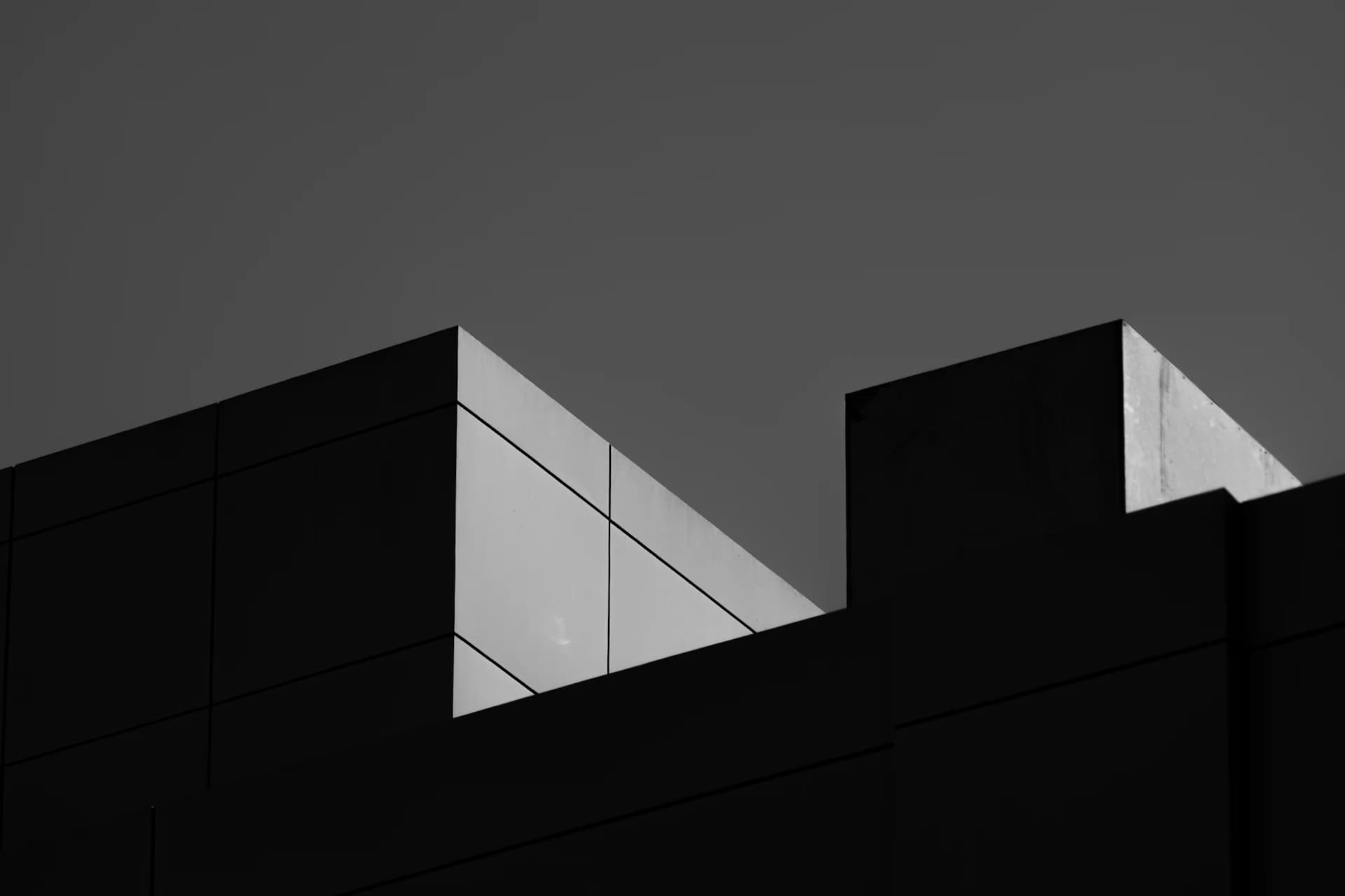 住宅街の建物の外観